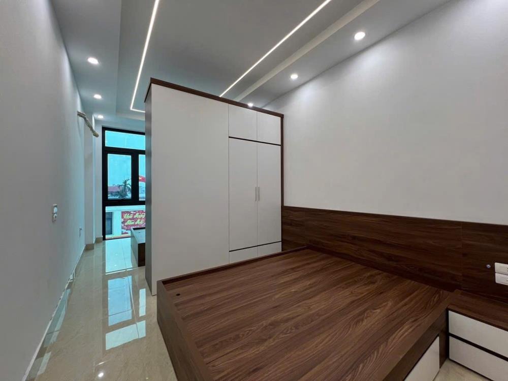 Mặt Phố Kinh Doanh - 33m2 x 4T - Hơn 6.48 Tỷ - Phú Lương