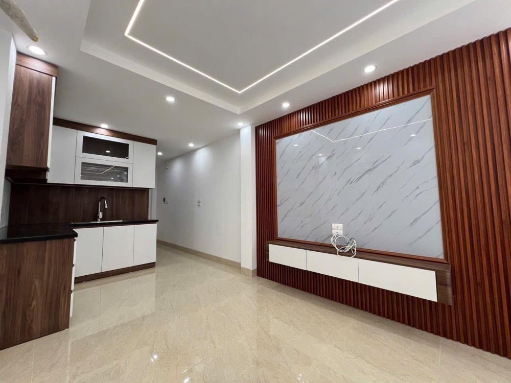 Mặt Phố Kinh Doanh - 33m2 x 4T - Hơn 6.48 Tỷ - Phú Lương