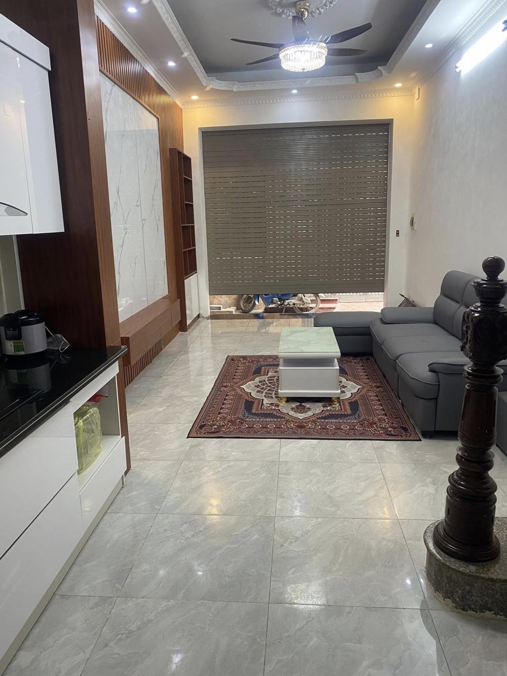 Nhà Tây Hồ - 35m2 - 5 Tầng - 6.6 Tỷ - Ngõ Rộng, Gần Ciputra