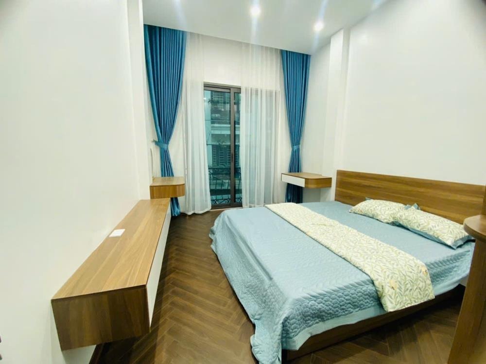 Cần Bán Nhà Đẹp Ngõ Nông, 4 Tầng, Thang Máy, 65m², Giá 11.8 Tỷ - Hoàng Mai