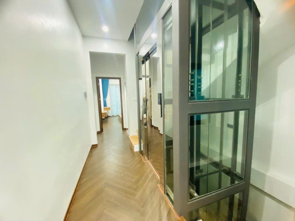 Cần Bán Nhà Đẹp Ngõ Nông, 4 Tầng, Thang Máy, 65m², Giá 11.8 Tỷ - Hoàng Mai