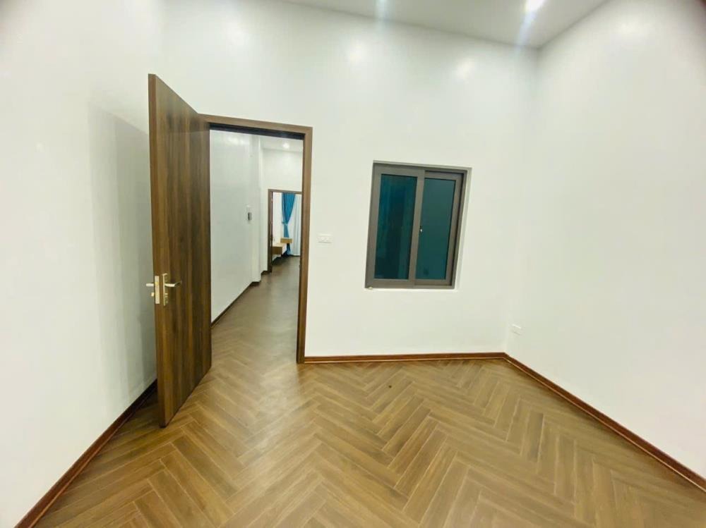 Cần Bán Nhà Đẹp Ngõ Nông, 4 Tầng, Thang Máy, 65m², Giá 11.8 Tỷ - Hoàng Mai
