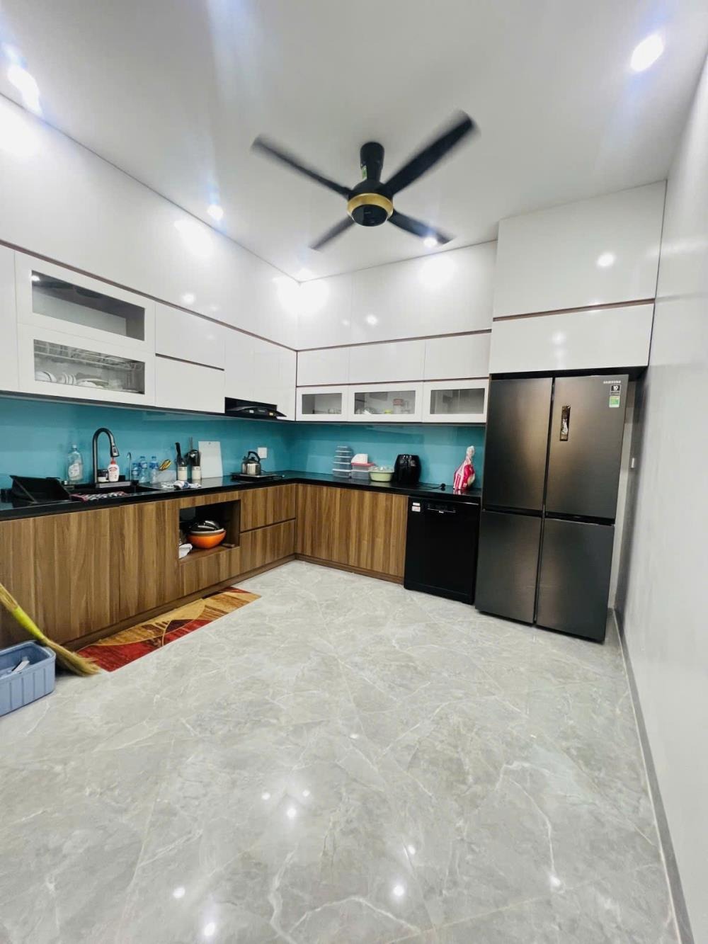 Cần Bán Nhà Đẹp Ngõ Nông, 4 Tầng, Thang Máy, 65m², Giá 11.8 Tỷ - Hoàng Mai