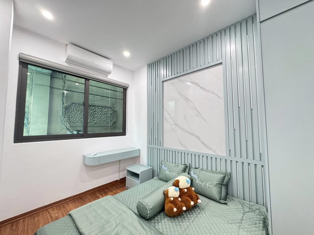 Bán nhà Định Công - 30m2x4T, Ngõ Ba Gác, Ô Tô Gần, Giá 4.6 tỷ