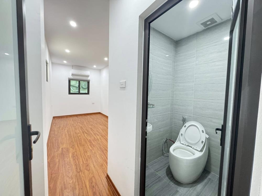 Bán nhà Định Công - 30m2x4T, Ngõ Ba Gác, Ô Tô Gần, Giá 4.6 tỷ