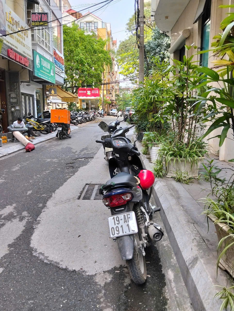 Bán Nhà Phố Đỗ Quang 40m2, 4 Tầng, Kinh Doanh - 18.9 Tỷ, Cầu Giấy