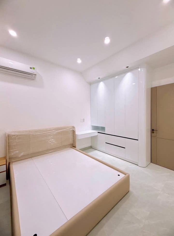 Nhà Phạm Thận Duật, Mai Dịch - Giá 26.5 tỷ - 78m² - Mặt tiền 4m
