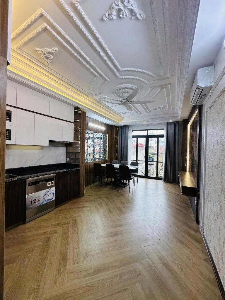 Bán Nhà Phân Lô Quân Đội, Hoàng Văn Thái - Full Nội Thất, 17.1 tỷ