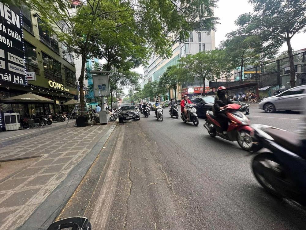 Bán Nhà Mặt Phố Thái Hà 65m2, 7 Tầng, 6m Mặt Tiền, Giá 52.9 Tỷ