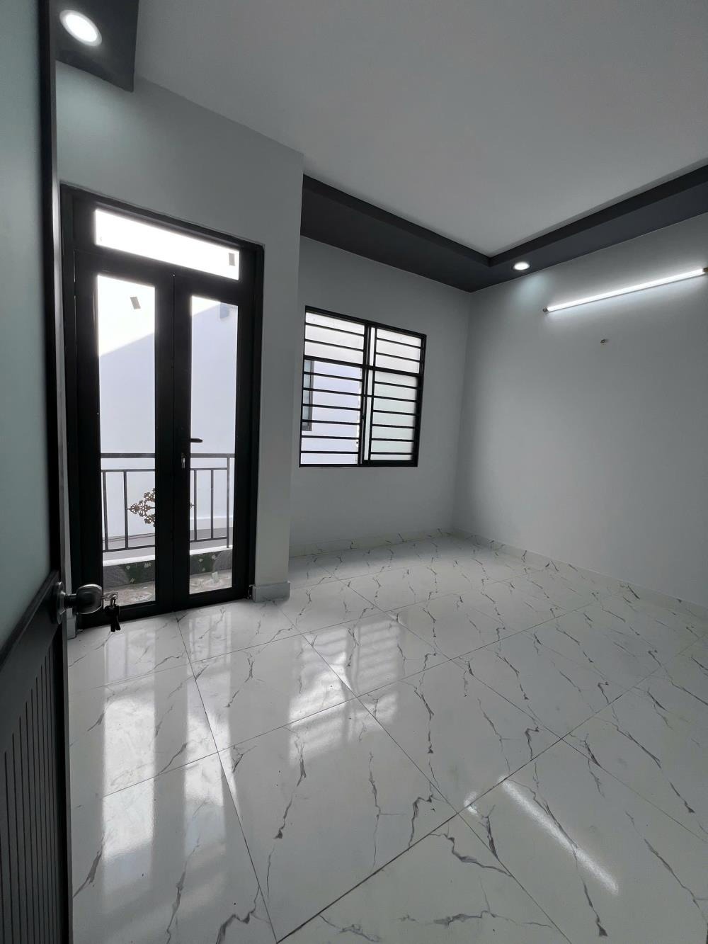 Bán Gấp Nhà 2 Tầng, Gần Chợ Hóc Môn, Sổ Hồng Riêng, Giá Chỉ 750 Triệu