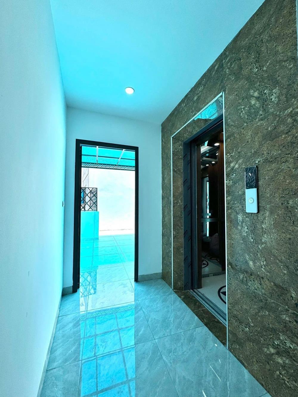 Siêu phẩm lô góc Vạn Phúc - 5 tầng, thang máy, kinh doanh đắt - Giá chỉ 10 tỷ