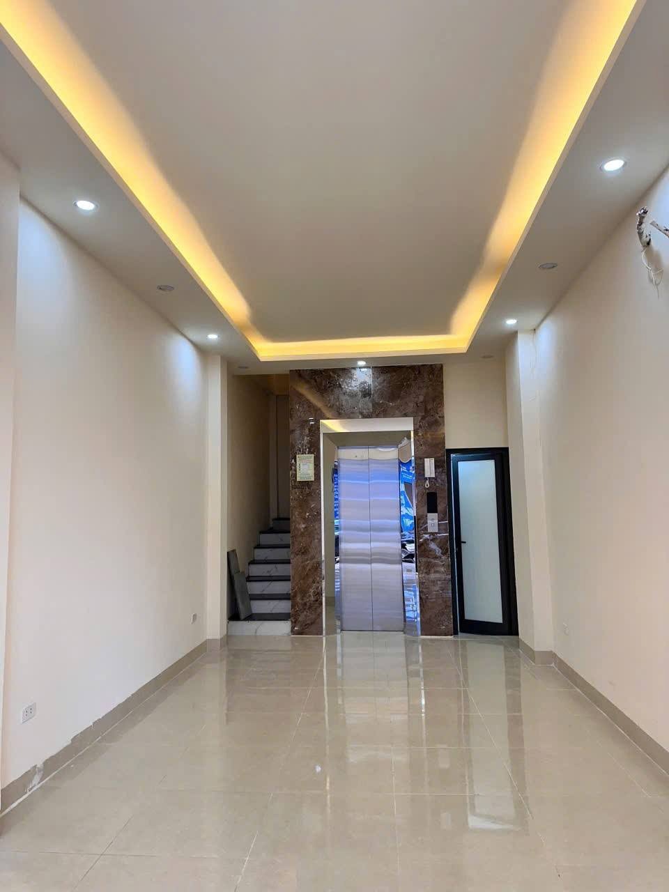 Chỉ 10 tỷ - Lô góc Vạn Phúc Hà Đông - Kinh doanh tốt, thang máy 5 tầng