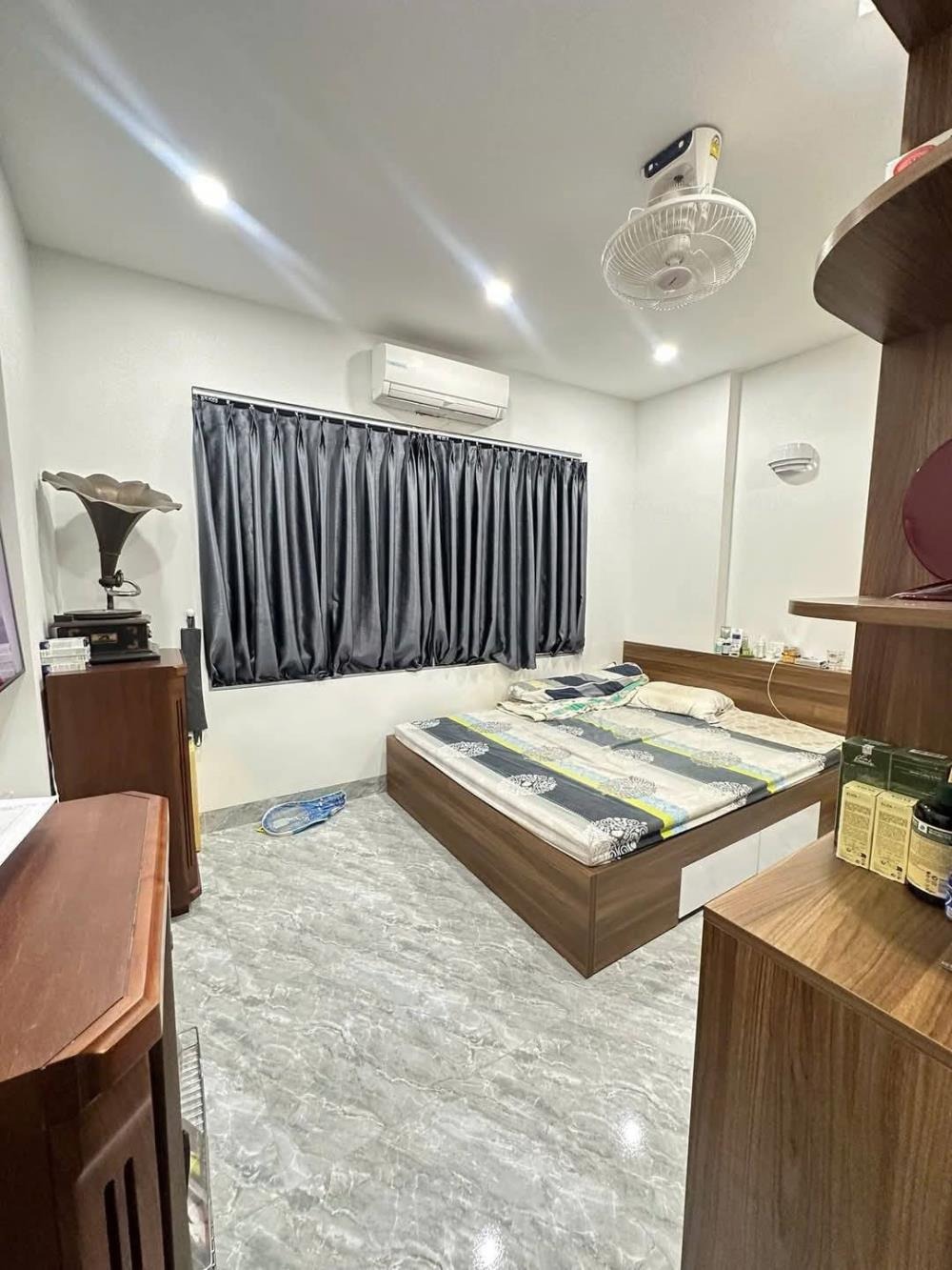 Bán nhà phố Nguyễn Thanh Bình, Hà Đông - 5 tầng, vỉa hè kinh doanh - Giá chỉ 11 tỷ