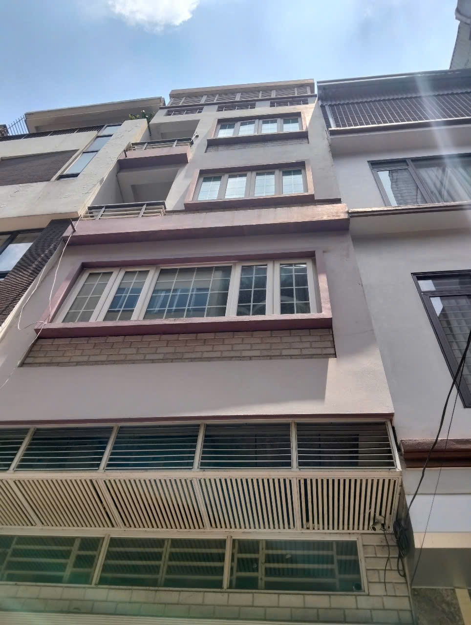 Bán nhà phố Nguyễn Ngọc Nại, Quận Thanh Xuân - 163m2, Mặt Tiền 8.1m, Giá 75 tỷ