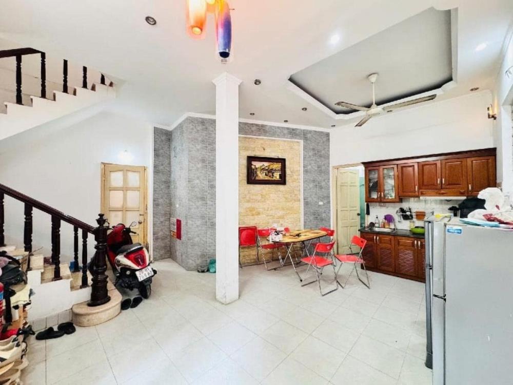Bán nhà Đông Quan 43m2, 4 tầng, mặt tiền 6.6m, 8.8 tỷ - Cầu Giấy