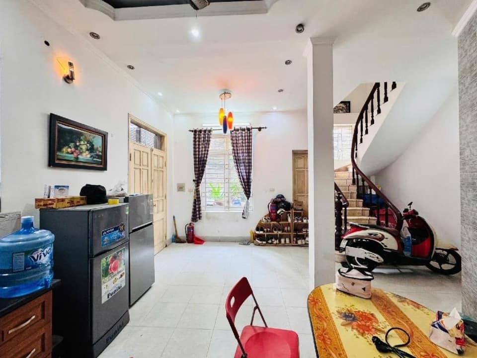 Bán nhà Đông Quan 43m2, 4 tầng, mặt tiền 6.6m, 8.8 tỷ - Cầu Giấy