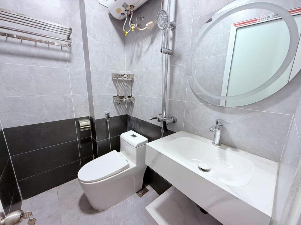🏡 Bán nhà Cầu Diễn - Ô Tô Đỗ Cửa - 7 Phòng Ngủ - Giá 8.5 tỷ