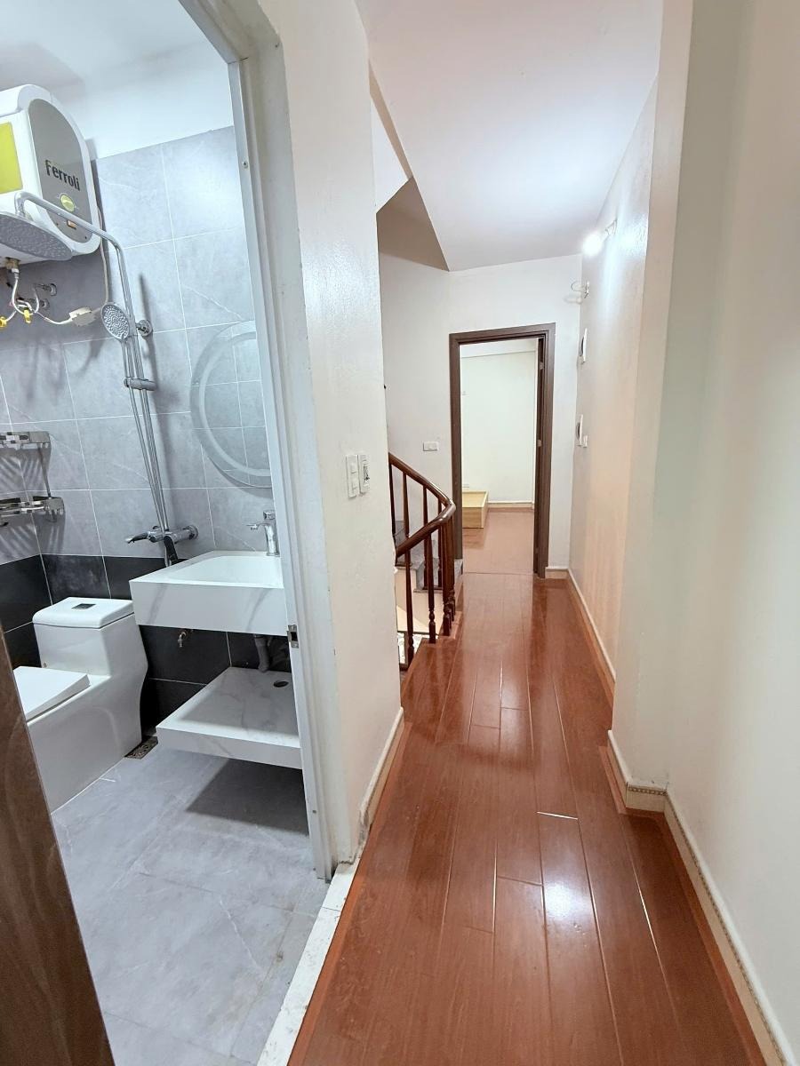 🏡 Bán nhà Cầu Diễn - Ô Tô Đỗ Cửa - 7 Phòng Ngủ - Giá 8.5 tỷ