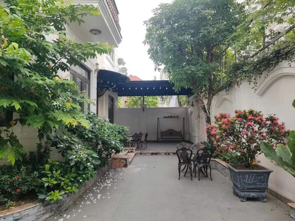 Biệt thự VIP Mễ Trì Hạ: View Vườn Hoa, Đường Đôi, 180m², Giá 60 tỷ