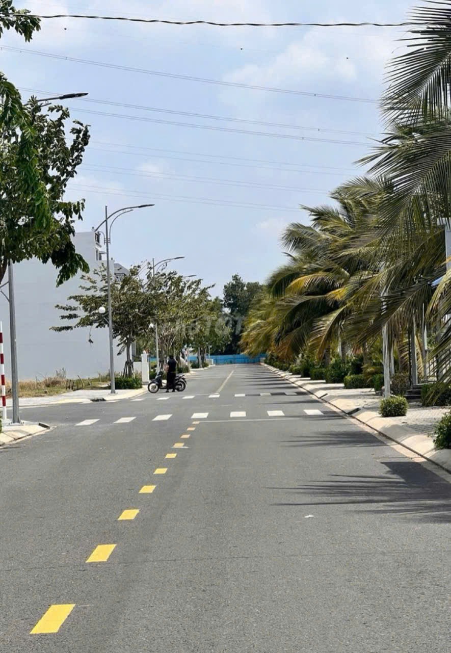 Bán Đất Củ Chi - 150m2, 2 Mặt Tiền, Giá 2.2 Tỷ - Pháp Lý Sổ Hồng