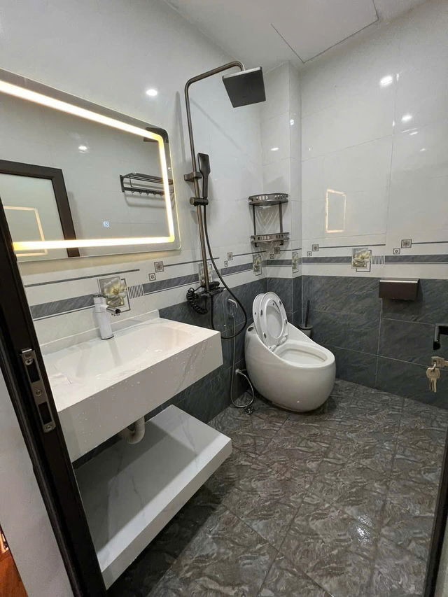 Bán Nhà Mặt Phố Trần Thủ Độ - 58m² x 3 Tầng - Kinh Doanh Sầm Uất