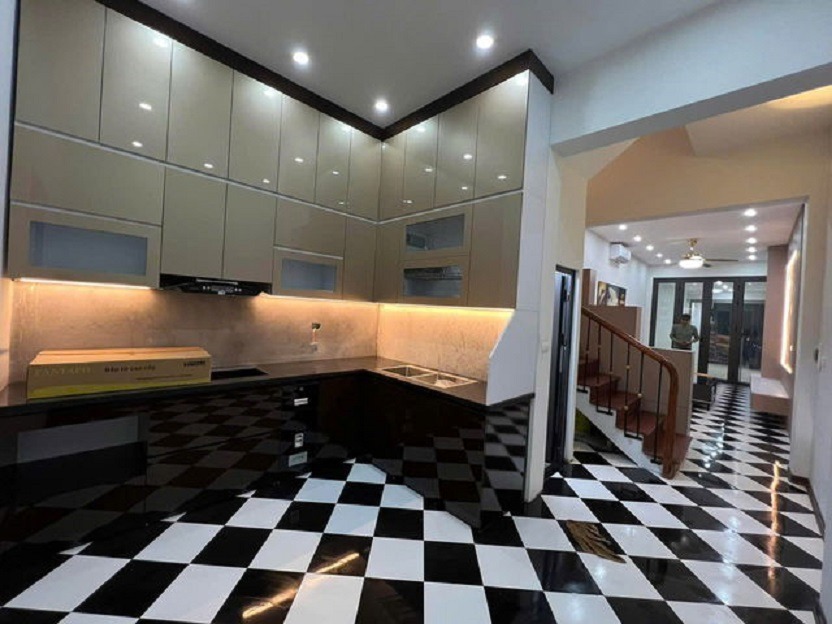 Bán Nhà Mặt Phố Trần Thủ Độ - 58m² x 3 Tầng - Kinh Doanh Sầm Uất