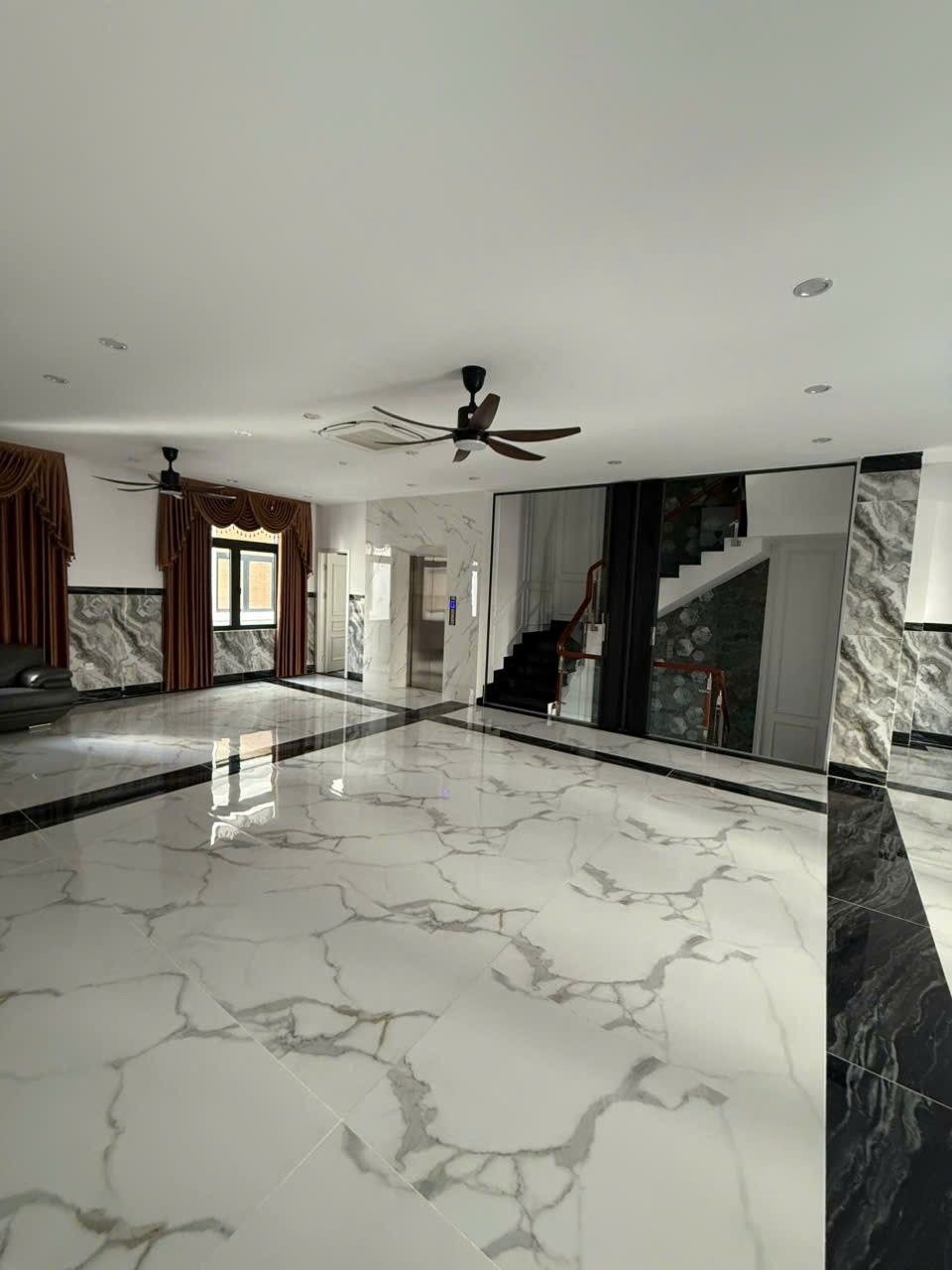 Cho Thuê Nhà Phố VinHomes Grand Park - 162m² - Giá 30 triệu/tháng