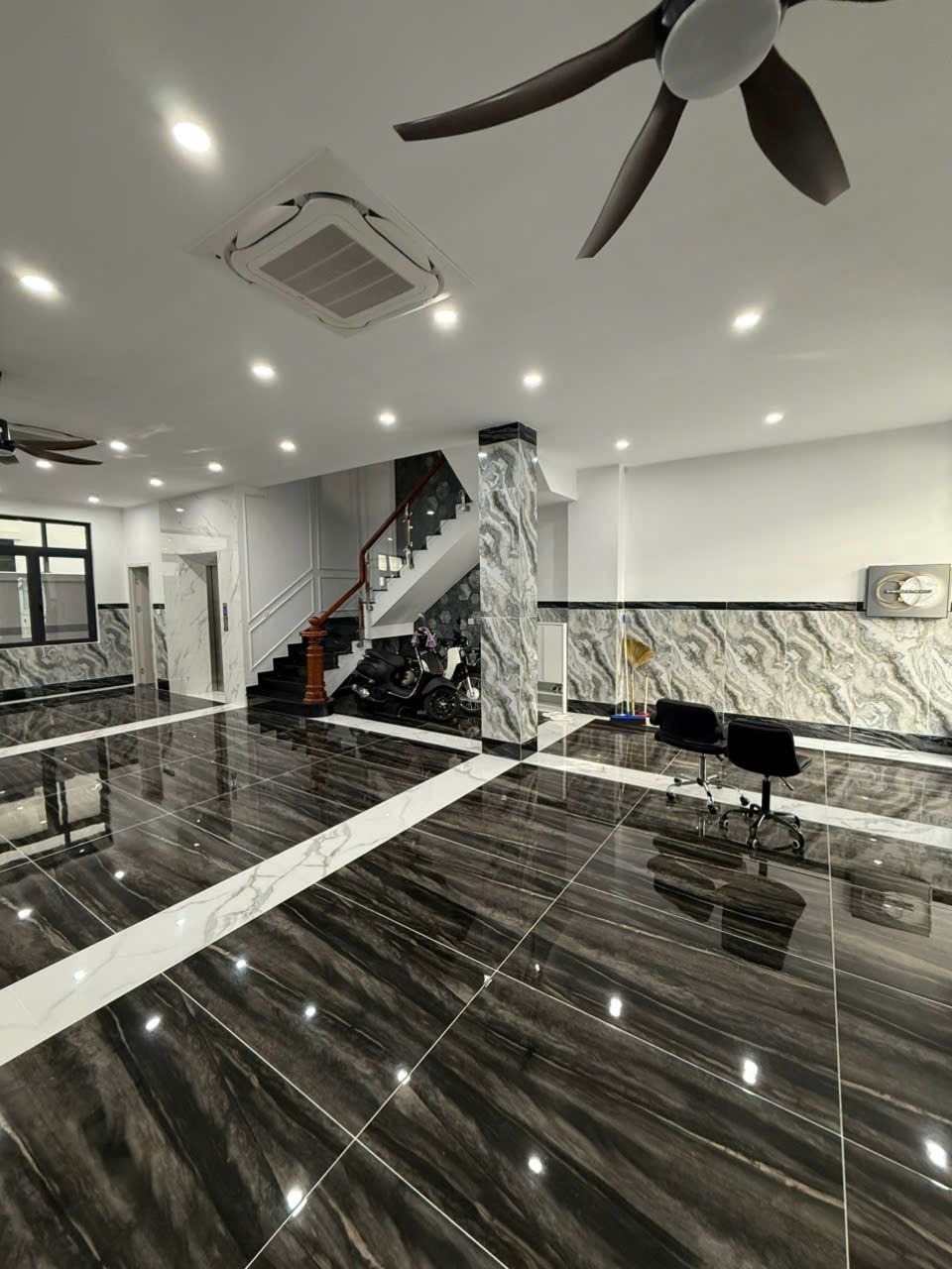 Cho Thuê Nhà Phố VinHomes Grand Park - 162m² - Giá 30 triệu/tháng