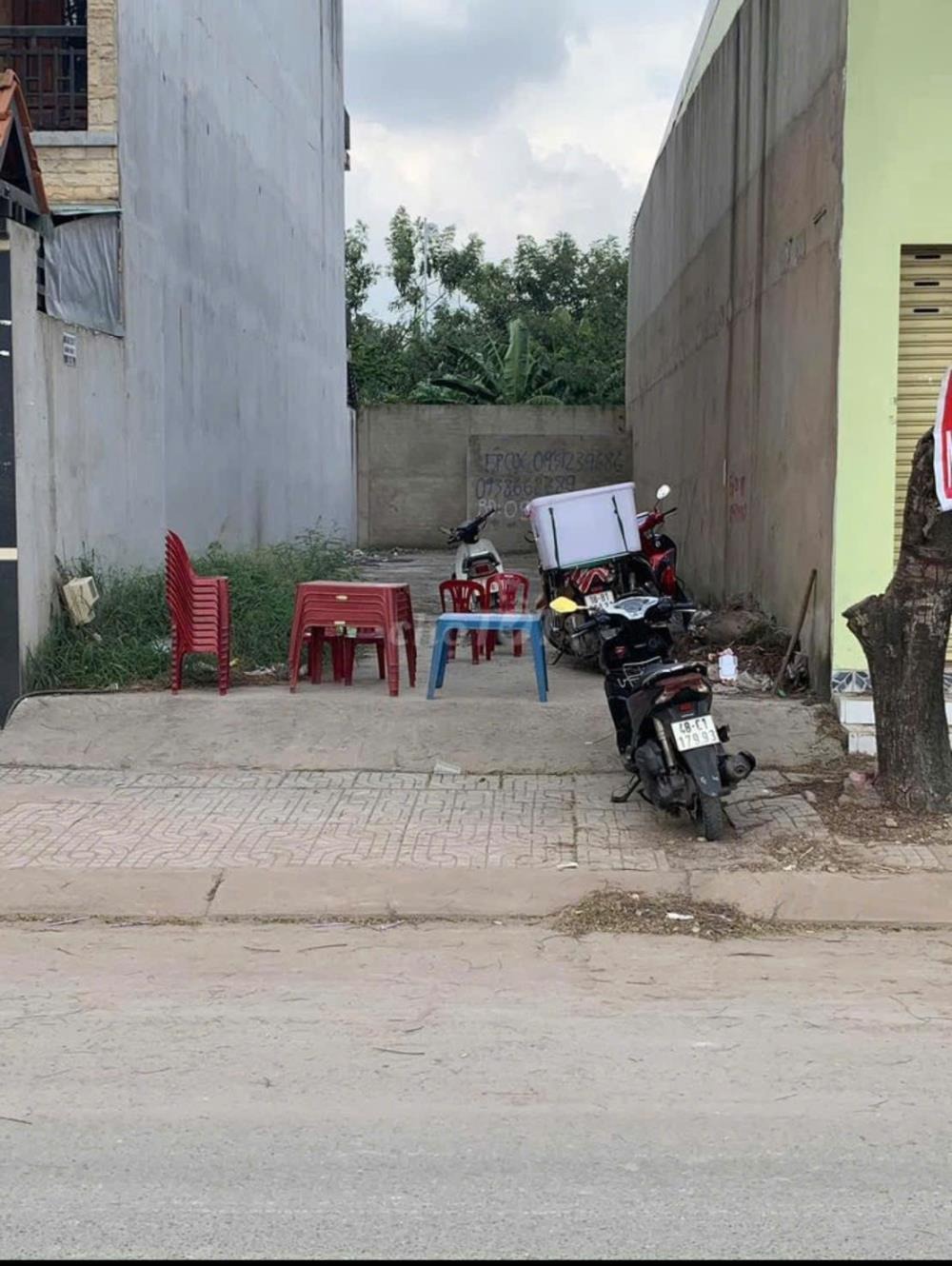 Bán Đất Bình Chánh 70m2, Mặt Tiền Đường Thế Lữ, Giá 1 Tỷ 2 - Sổ Hồng Riêng