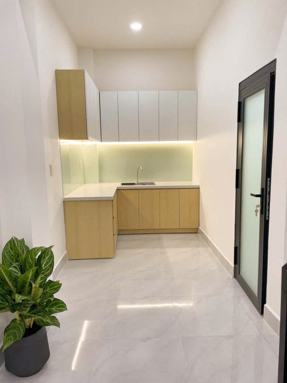 Nhà phố Quận 8 - Giá Rẻ, 1 Trệt 1 Lầu - 4.76 Tỷ - Sơn 0817.40.9696