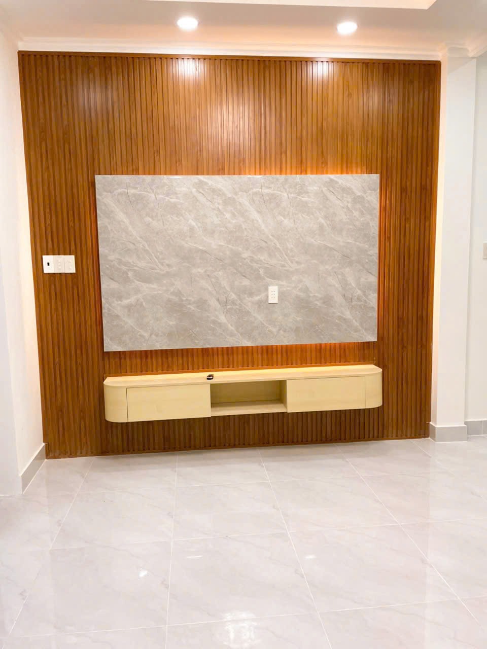 Nhà phố Quận 8 - Giá Rẻ, 1 Trệt 1 Lầu - 4.76 Tỷ - Sơn 0817.40.9696
