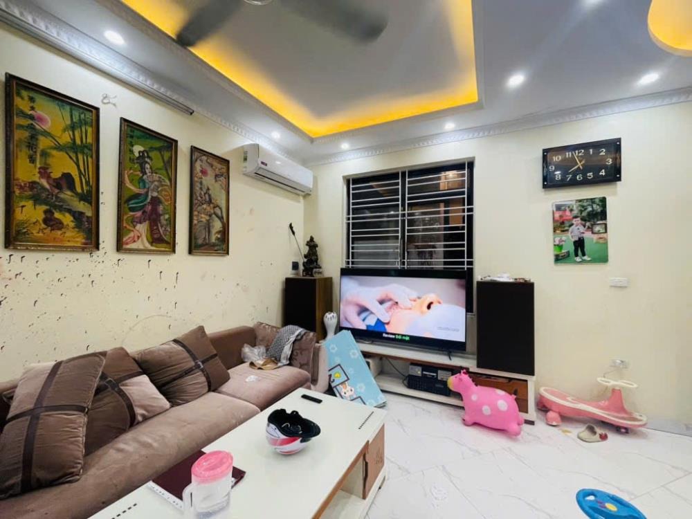 Bán Nhà Mặt Tiền Nguyễn Chính - 50m² x 5 Tầng, Ô Tô Tránh - 7.85 Tỷ