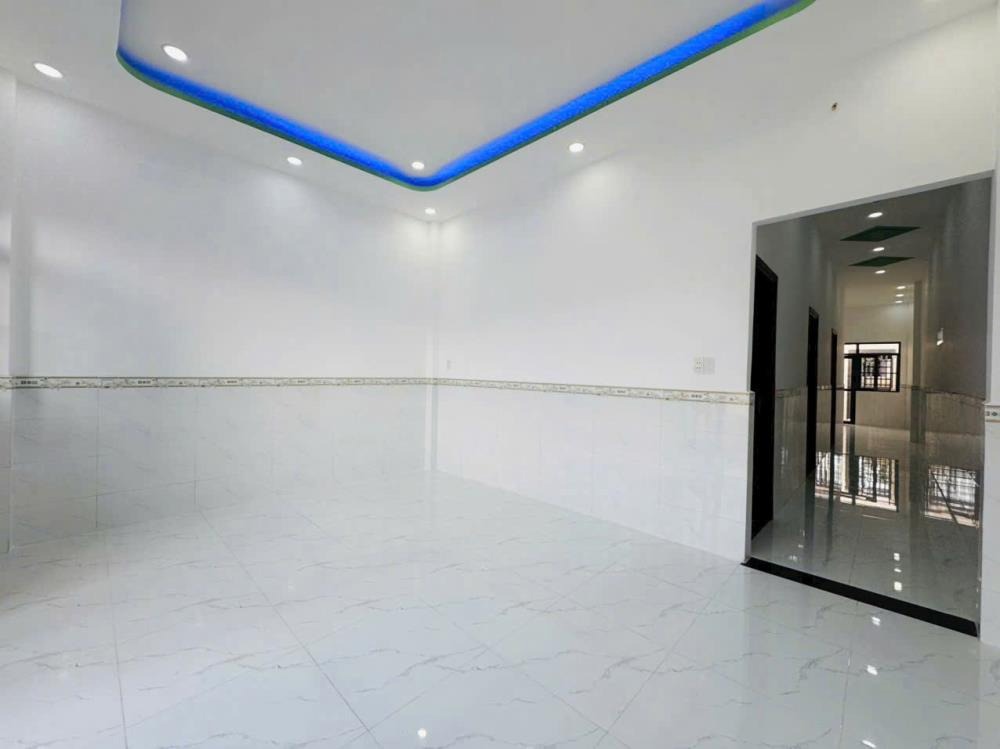 Bán Gấp Nhà Cấp 4 Bình Chánh, 690tr - Vị Trí Đắc Địa, Sổ Hồng Riêng