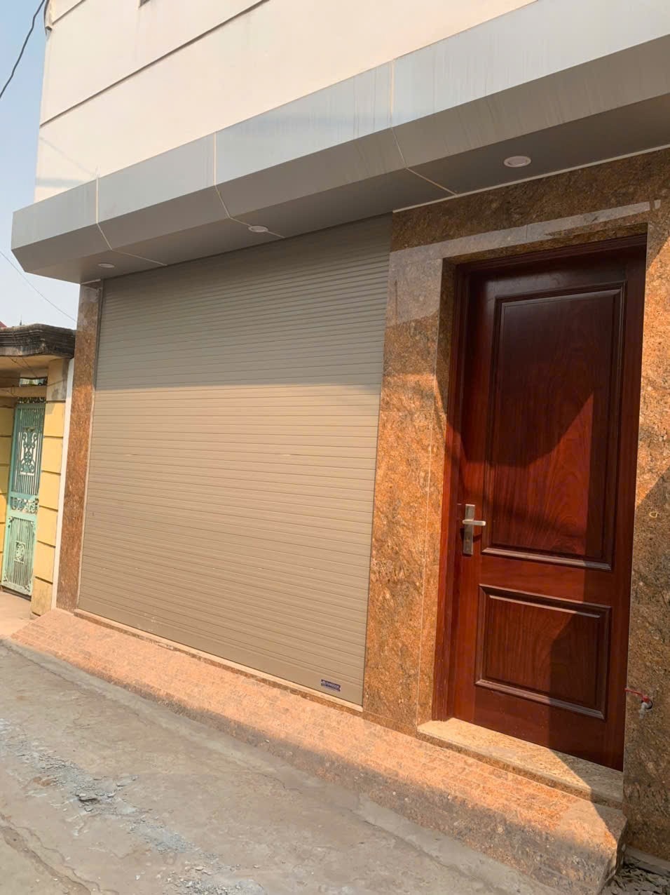 Dưới 5 tỷ Sở Hữu Nhà 3 Tầng 65m² - Ô Tô Đỗ Cửa - Vị Trí Đắc Địa