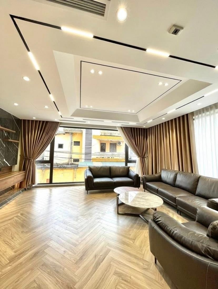 Bán nhà phố 7 tầng thang máy, gara ô tô - Vị trí đẹp, tiềm năng tăng giá