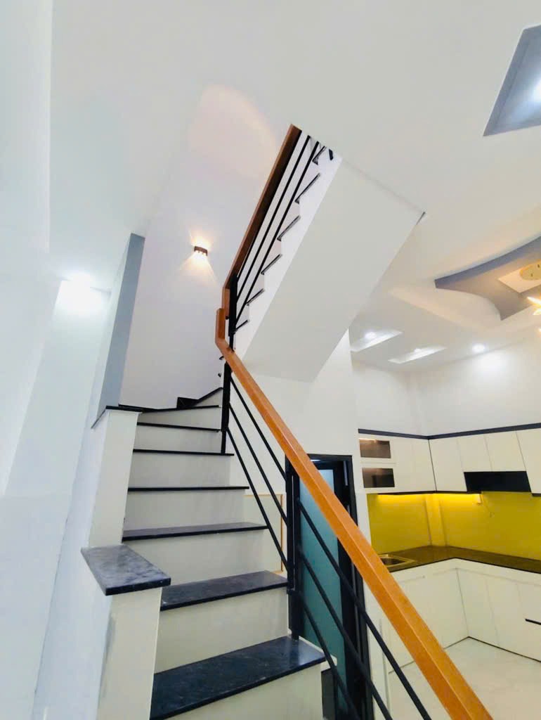 Nhà đẹp 4 tỷ - Lê Văn Quới - Sổ riêng - Ngang 4.3m - Bình Tân