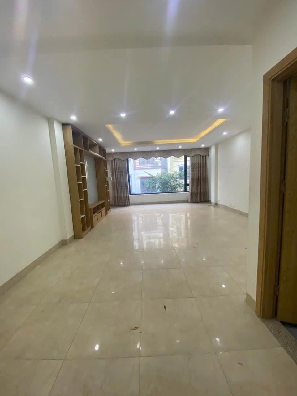 Bán Gấp Căn Nhà Vị Trí Đắc Địa, Kinh Doanh & Đầu Tư Tốt - Khu A Yên Nghĩa