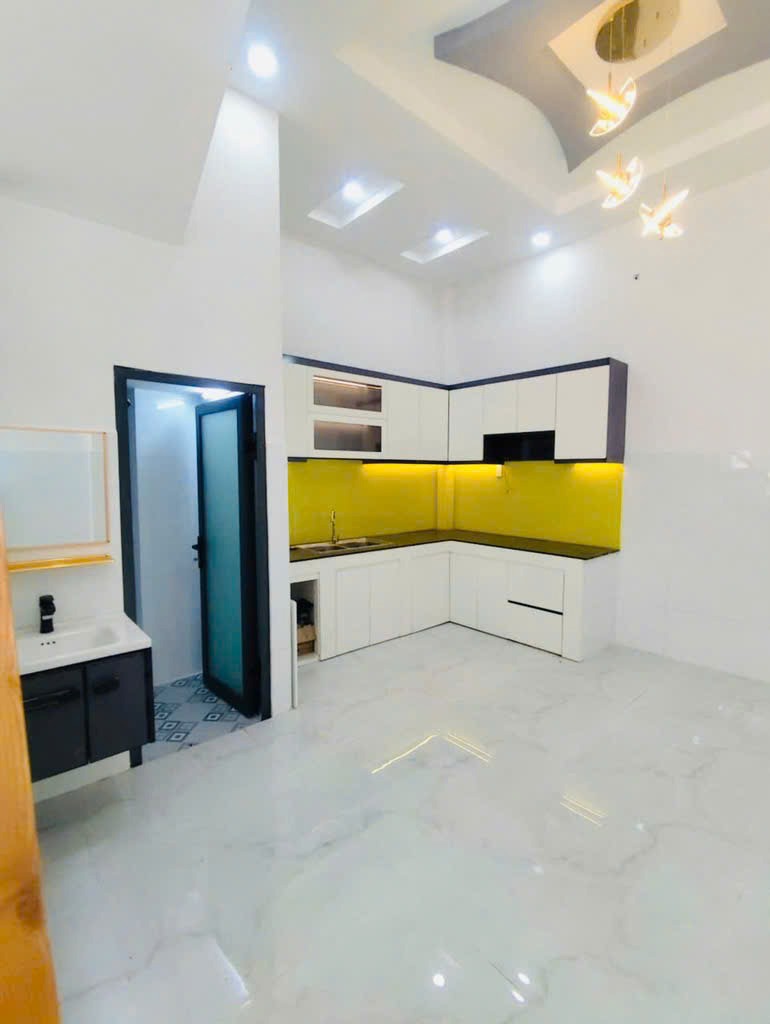 Nhà đẹp 4 tỷ - Lê Văn Quới - Sổ riêng - Ngang 4.3m - Bình Tân