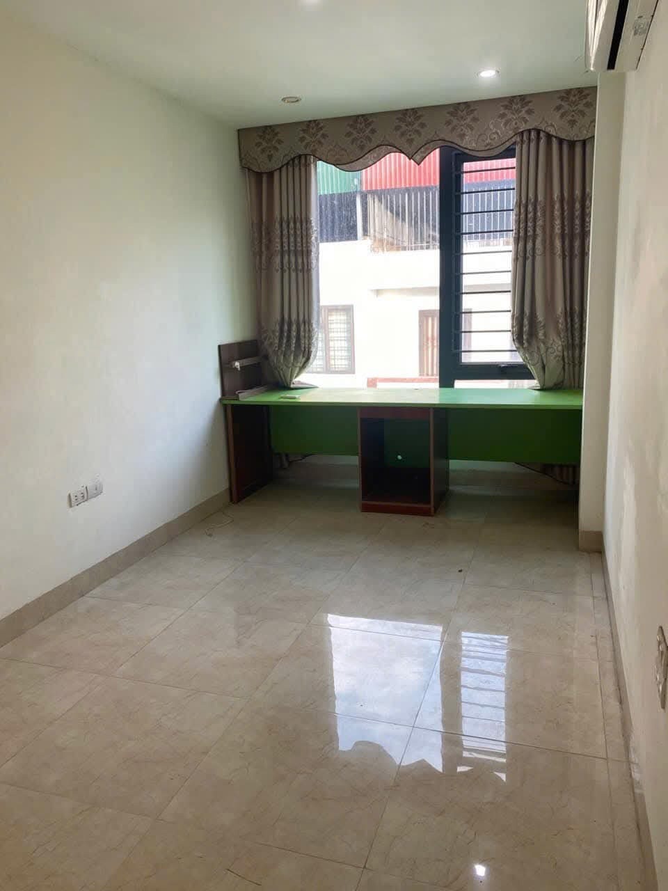 Bán Gấp Căn Nhà Vị Trí Đắc Địa, Kinh Doanh & Đầu Tư Tốt - Khu A Yên Nghĩa