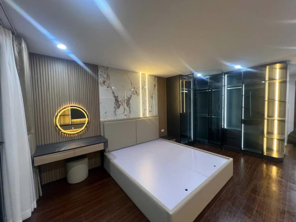 Nhà phố 6 tầng, thang máy, gara ô tô, mặt tiền 4.5m - Hoàng Văn Thụ, Hoàng Mai - Giá 18 tỷ