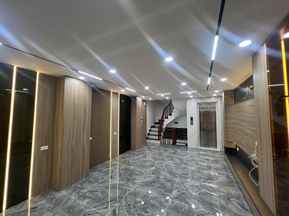 Nhà phố 6 tầng, thang máy, gara ô tô, mặt tiền 4.5m - Hoàng Văn Thụ, Hoàng Mai - Giá 18 tỷ