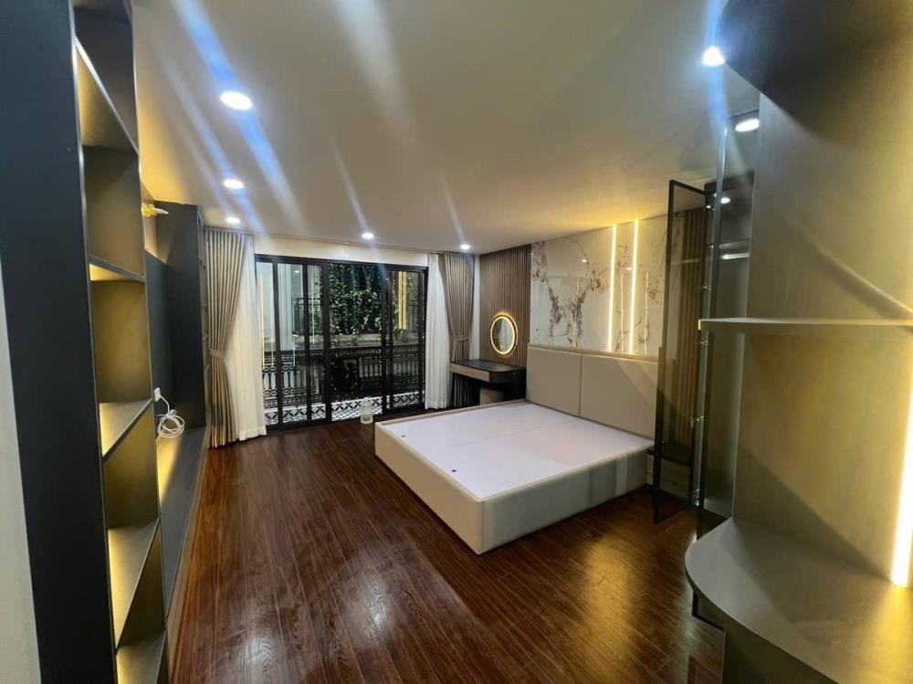 Nhà phố 6 tầng, thang máy, gara ô tô, mặt tiền 4.5m - Hoàng Văn Thụ, Hoàng Mai - Giá 18 tỷ