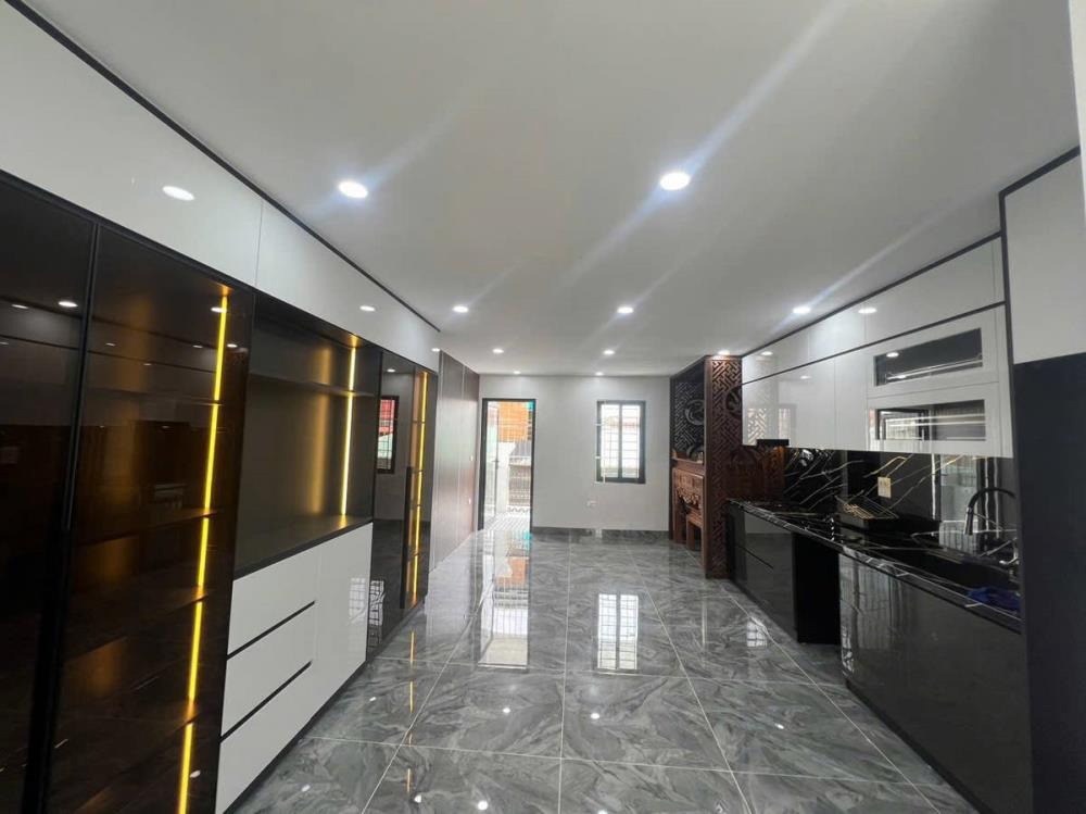 Nhà phố 6 tầng, thang máy, gara ô tô, mặt tiền 4.5m - Hoàng Văn Thụ, Hoàng Mai - Giá 18 tỷ