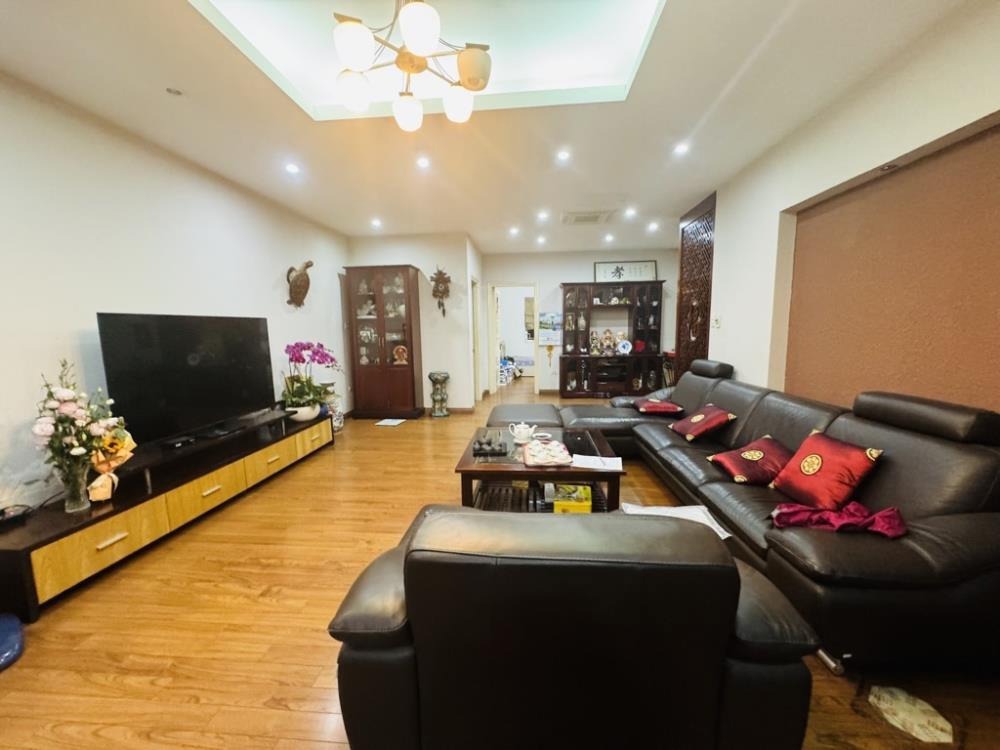 Căn hộ 190m² - 10.5 tỷ - Vị trí đẹp, lô góc - Khu dân cư cao cấp