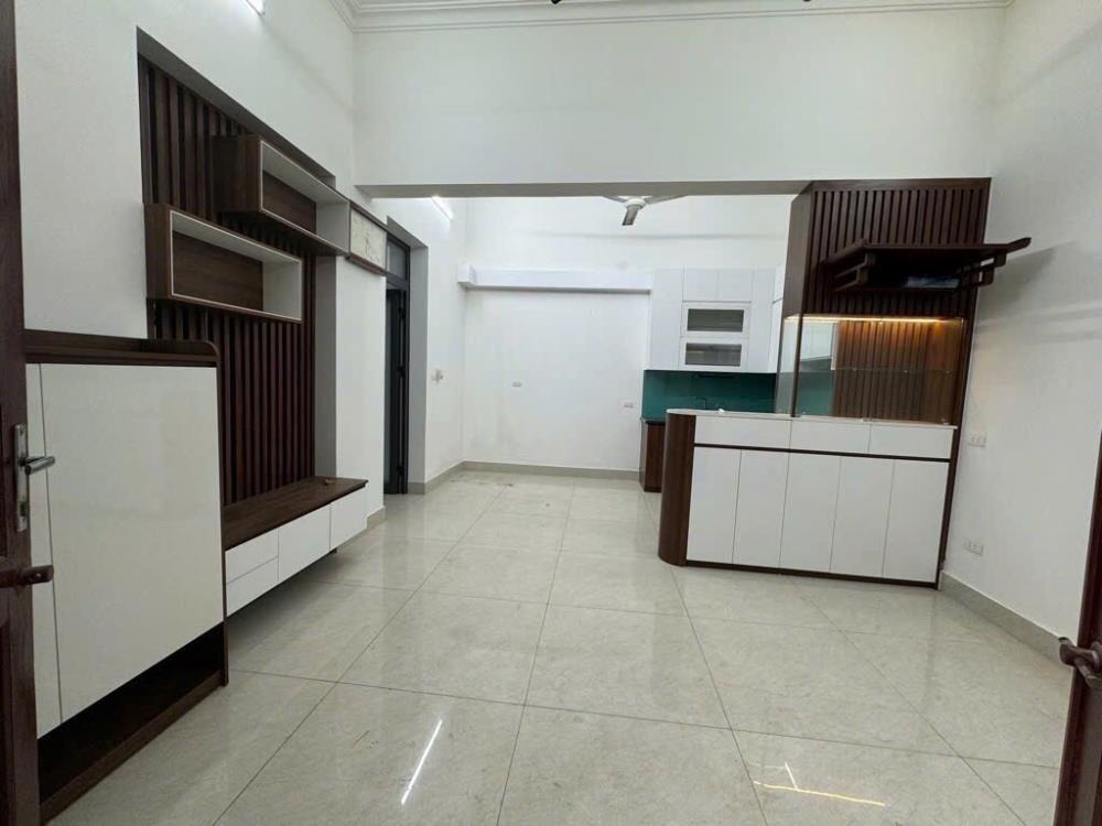Thuê nhà/Căn hộ 48m2 Mặt tiền - Lô góc - Thuỵ Khuê - Gần Hồ Tây