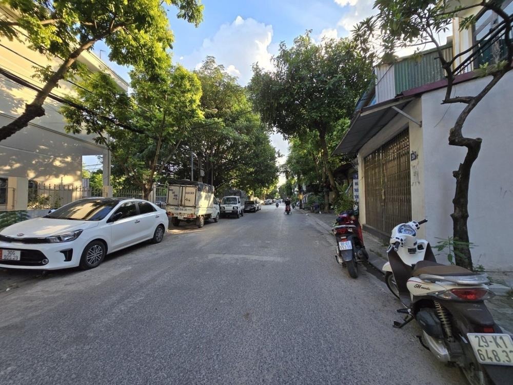 Bán nhà phố Hoa Lâm, Long Biên: 47m², MT 4.5m, Giá 15.9 tỷ - 0937158386