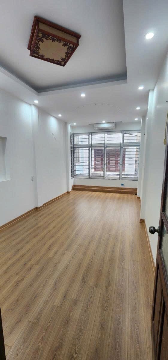 Bán nhà Vương Thừa Vũ, Thanh Xuân - 47m2, 4 Tầng, Giá 14 Tỷ - Vị Trí Đẹp