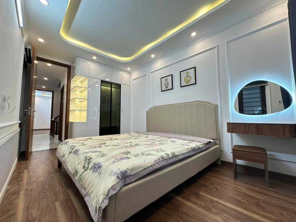 Bán Nhà Riêng 39.5m2 Gần Ngã Tư Sở, Giá Chỉ 7 Tỷ - Full Nội Thất