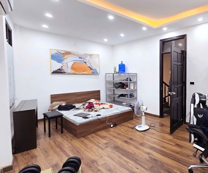 Nhà VIP Cầu Giấy: 37m2 - 9.1 tỷ, Full Nội Thất, Ngõ Xuân Thủy