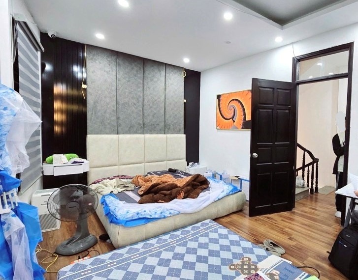Nhà VIP Cầu Giấy: 37m2 - 9.1 tỷ, Full Nội Thất, Ngõ Xuân Thủy